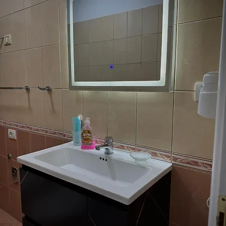 Appartamento Comfort Near Golemi *
